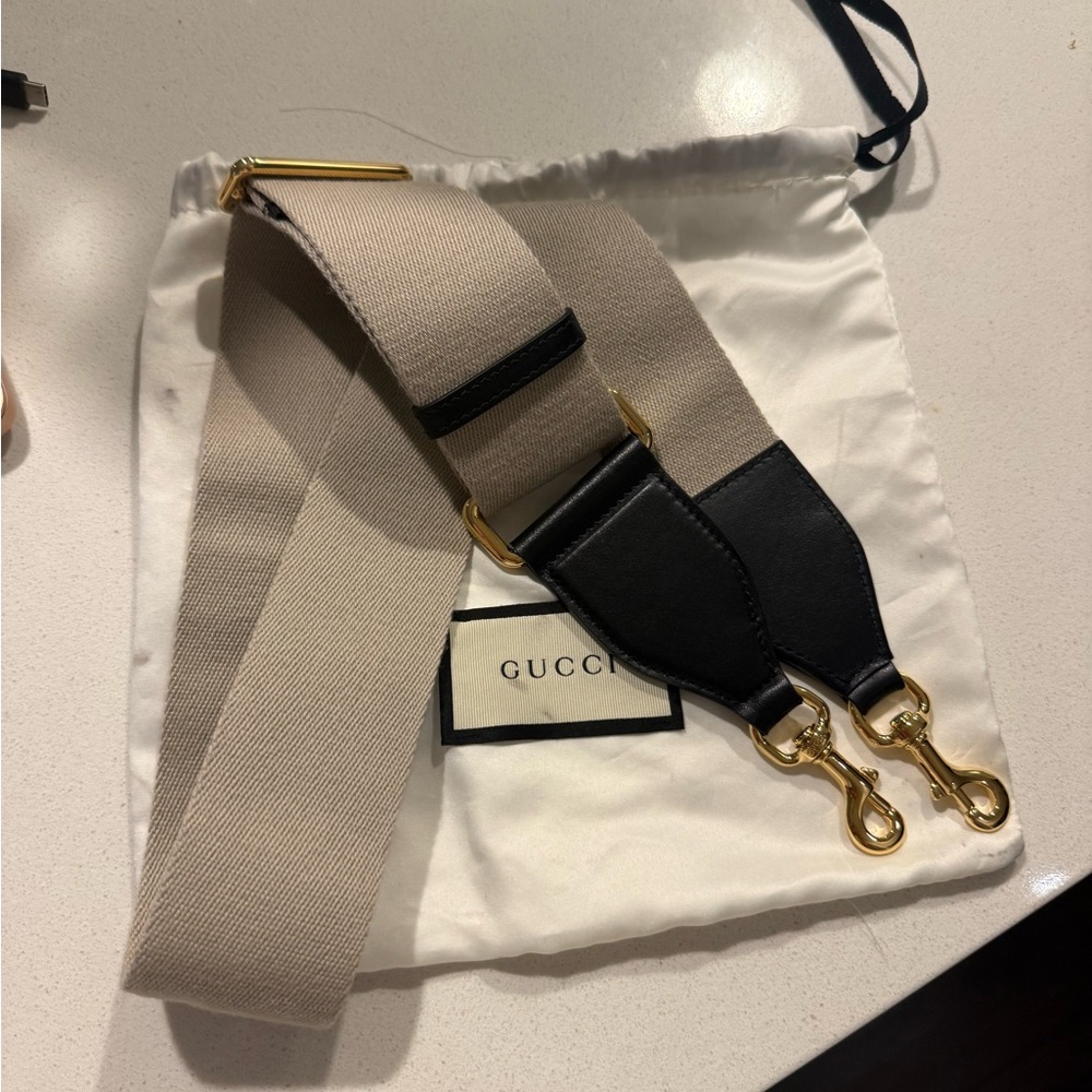 Brand New Authentic Black and Beige Gucci Leather Purse Strap with Gold Hardware